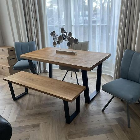 Stunning 2-Bed-2Bath Apt In Whitby With Parking Exterior foto