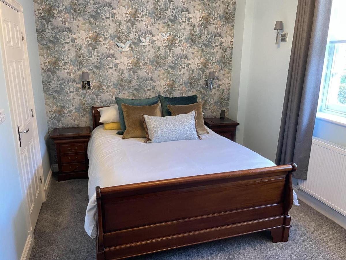 Stunning 2-Bed-2Bath Apt In Whitby With Parking Exterior foto